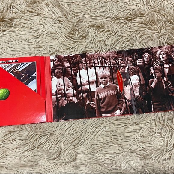 The Beatles 1962-1966 - Picture 2 of 4